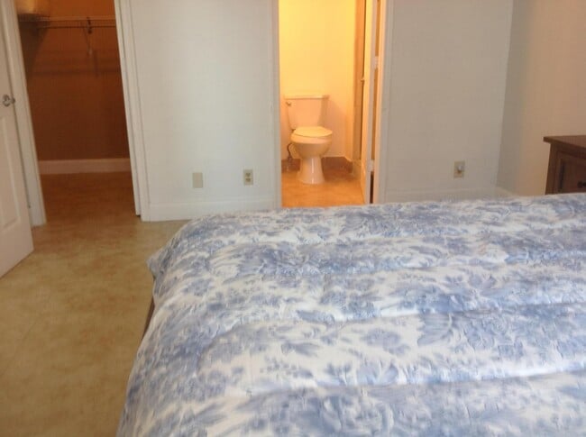 Building Photo - 3221 S Ocean Blvd