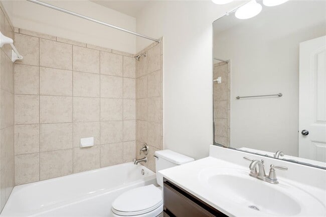 Building Photo - 4211 Oldenburg Ln