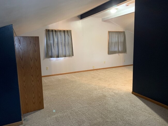 Building Photo - Charming Single Family Home