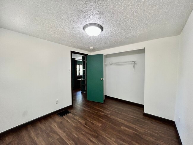 Building Photo - 8 Florissant Ave