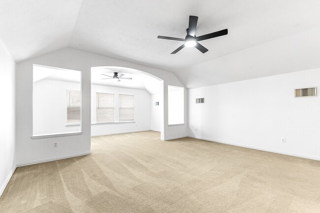 Building Photo - 28259 Daystrom Ln