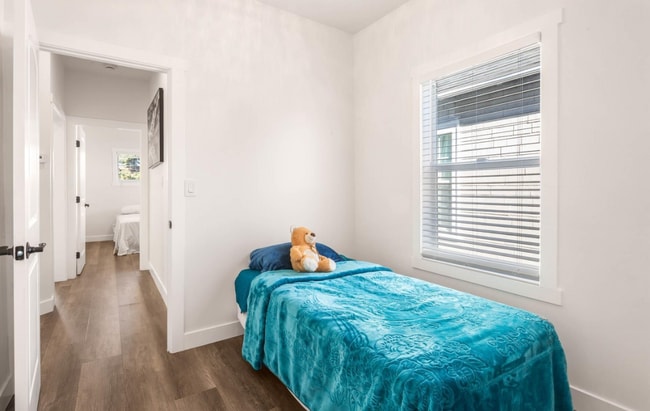 Building Photo - 1226 50th Ave