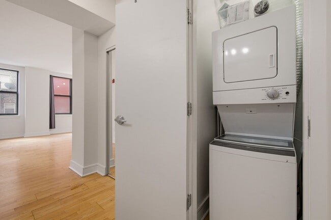 Building Photo - 809 6th St NW