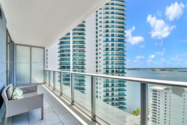 Building Photo - 1300 Brickell Bay Dr