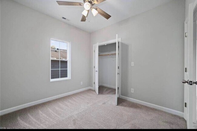 Building Photo - 833 A Ave