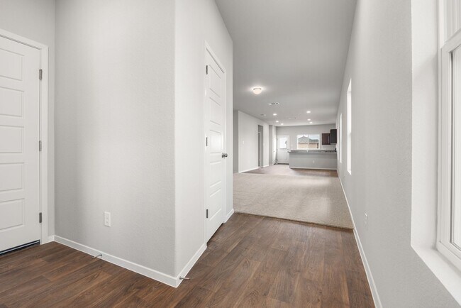 Building Photo - Charming 3-Bedroom Home Near Kyle & San Ma...