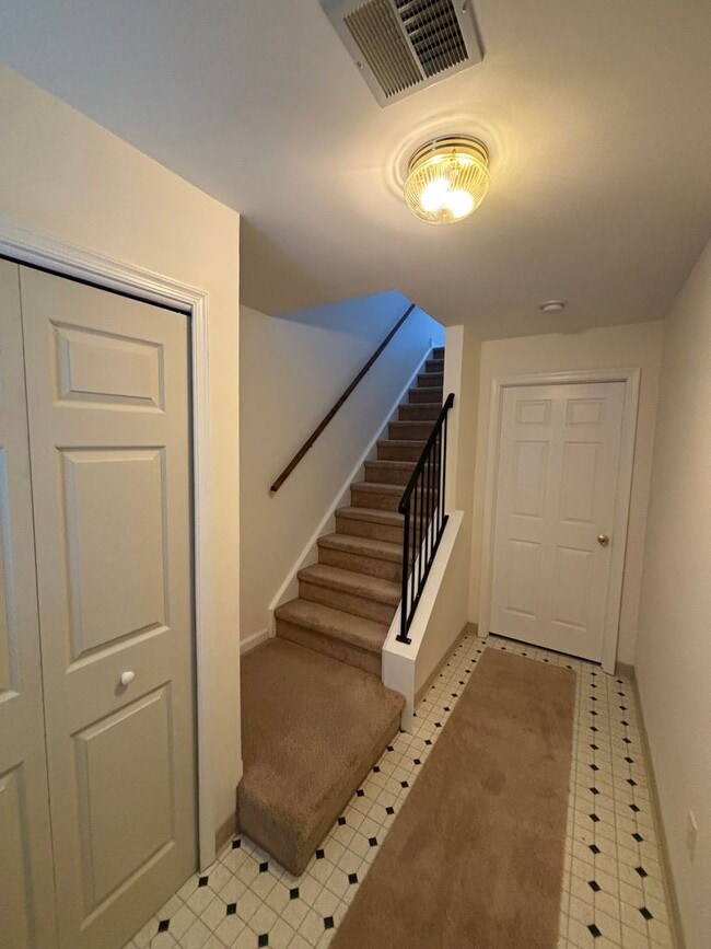 Building Photo - Updated New Tripoli Rental