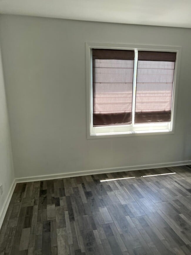 Building Photo - 515 N 7th St