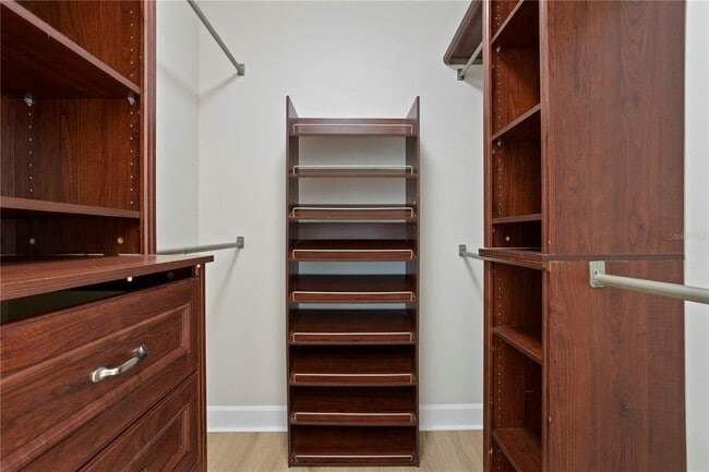 Building Photo - 1454 FARRINGDON Cir