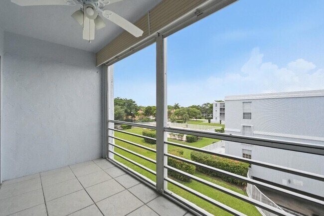 Building Photo - 7980 N French Dr