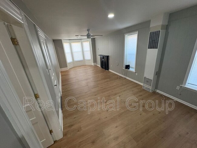 Building Photo - 306 3rd St