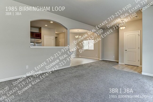 Building Photo - Newer Townhome Vistas at Spring Creek