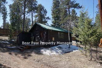 Building Photo - Cute Cabin in the Woods!!