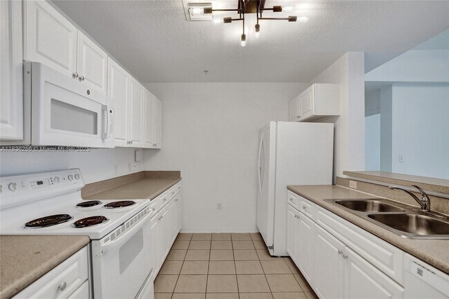 Building Photo - 1200 Town Center Dr