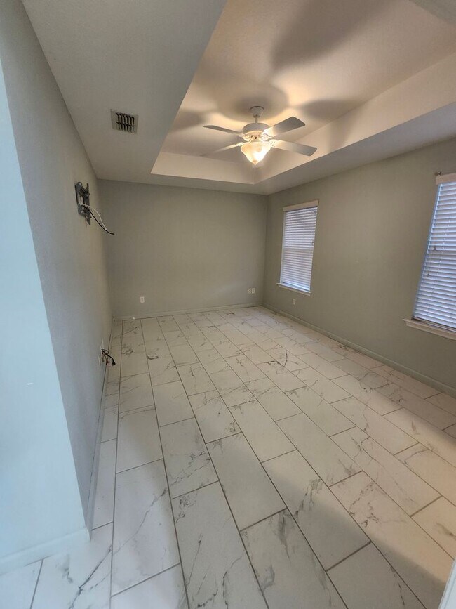 Building Photo - 552 Brooke Hampton Dr