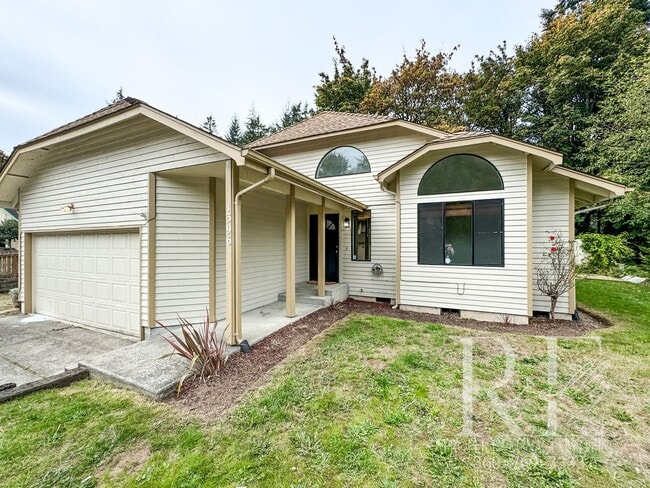 Building Photo - Your Charming Rustic Retreat- 3 Bedroom With Wrap-A-Round Yard