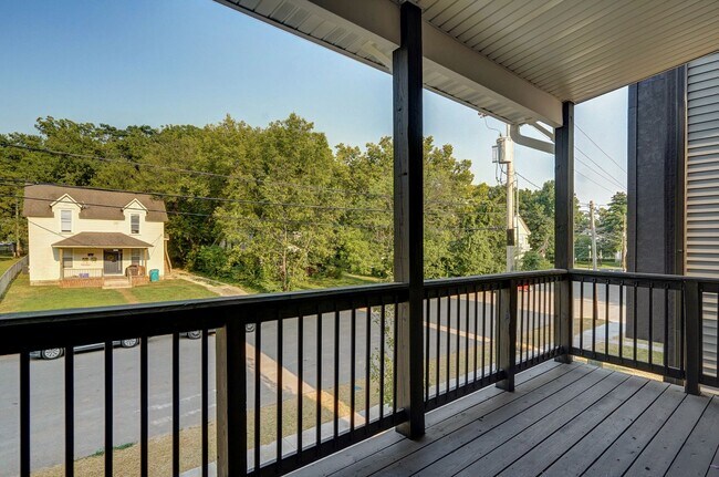 Building Photo - 327 S Florence Ave