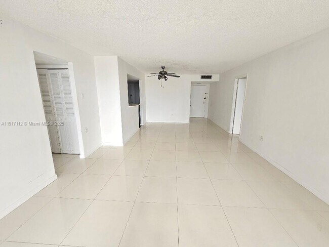 Building Photo - 18021 Biscayne Blvd