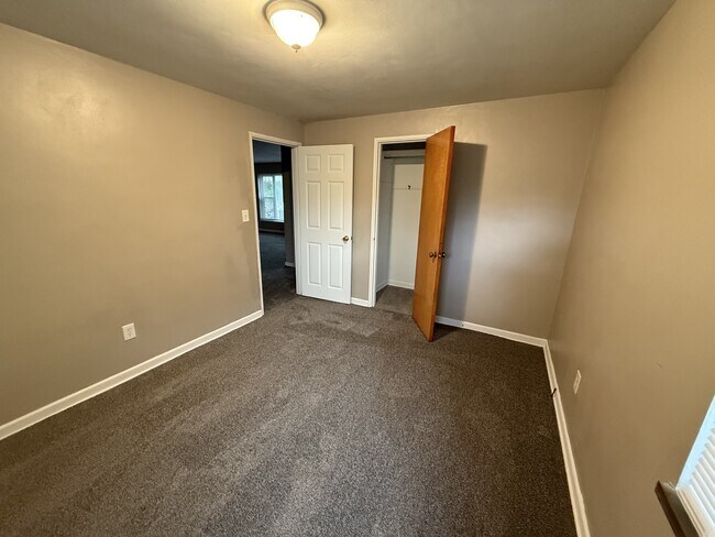 Building Photo - 4520 Rosemary Ave.