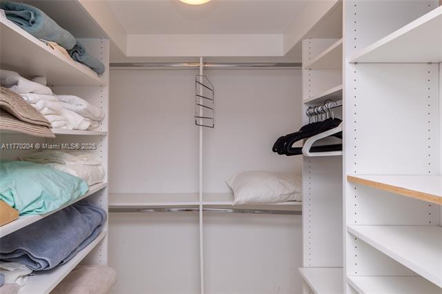 Building Photo - 495 Brickell Ave