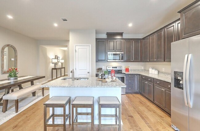 Building Photo - 102 Benelli Dr