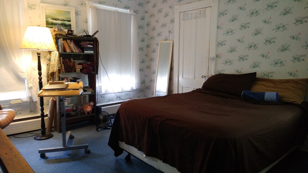 Building Photo - 94 Loomis St