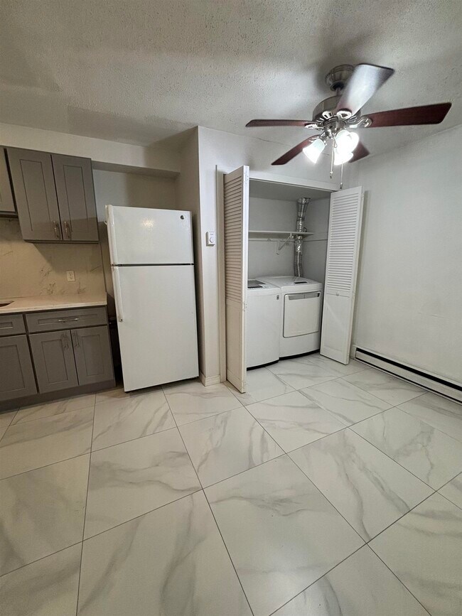Building Photo - 7 Swiftwater Dr