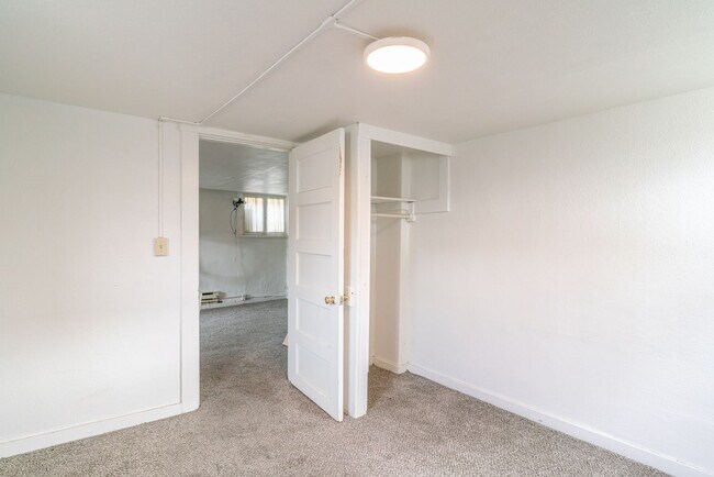 Building Photo - EN331 Malaga Ave