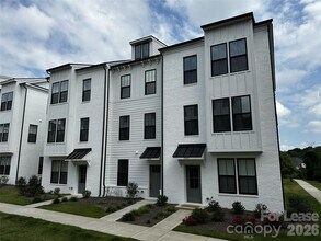 Building Photo - 5005 Layman Dr