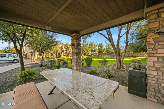 Building Photo - 2060 E Heartwood Ln