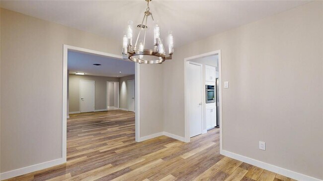 Building Photo - 5243 Indigo St