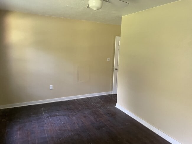 Building Photo - 210 Wildwood Terrace