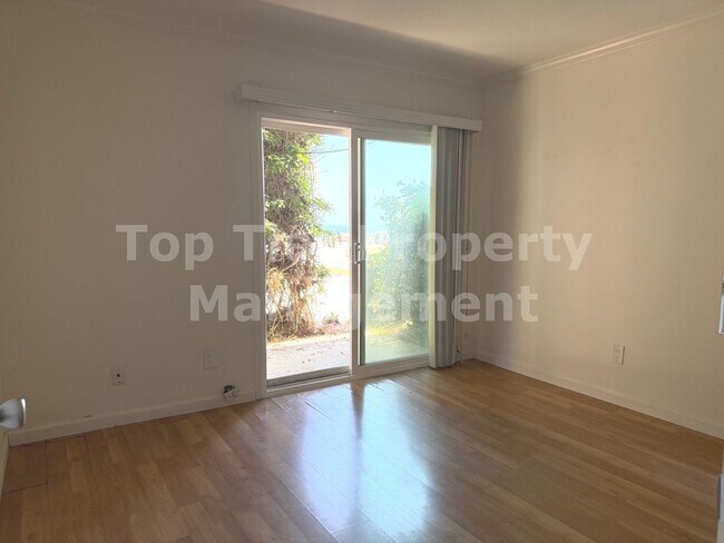 Building Photo - ***Beautiful Oceanfront 3 bed, 2 bath, 2,076 sqft House in Carlsbad Village - Available 06/15***