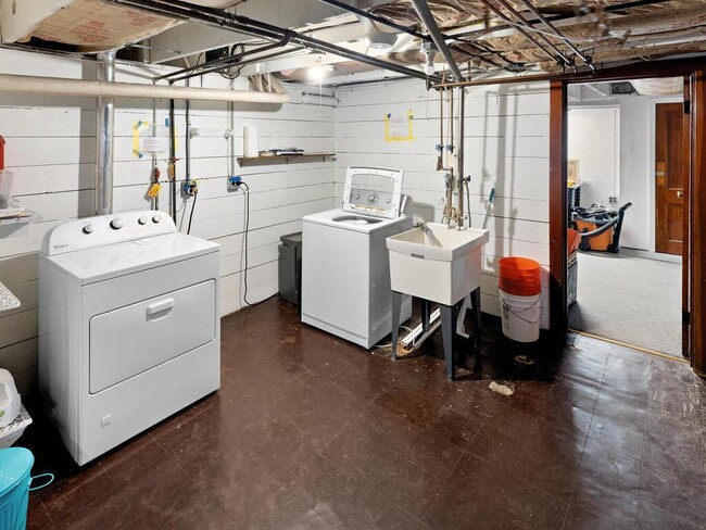 Building Photo - 4840 Upton Ave S