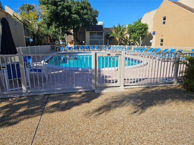 Building Photo - 959 SE 2nd Ave