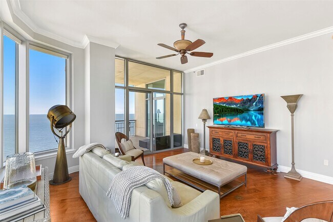 Building Photo - 801 E Beach Dr