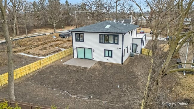 Building Photo - 148 Oak St