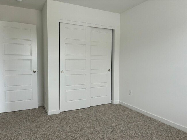 Building Photo - Brand New 3 Bedroom - 2.5 Bath Condo in Union Grove