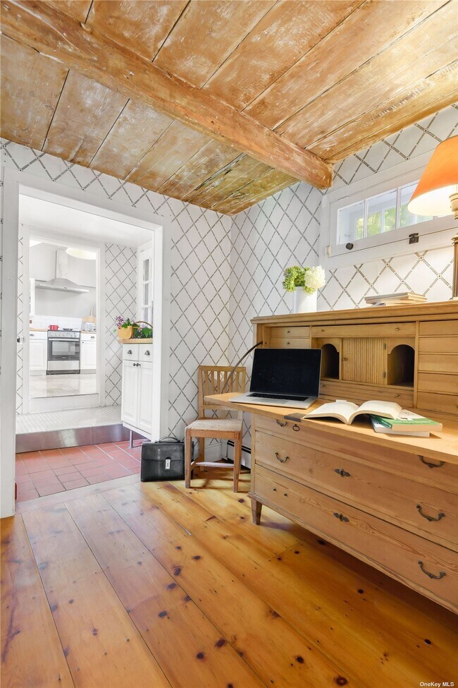 Building Photo - 95 E Broadway