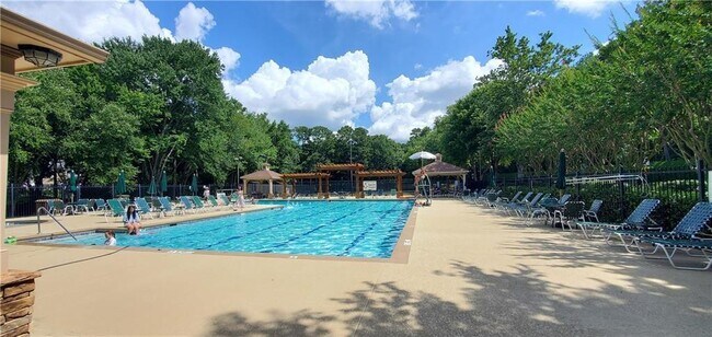 Building Photo - 4505 Pinehollow Ct