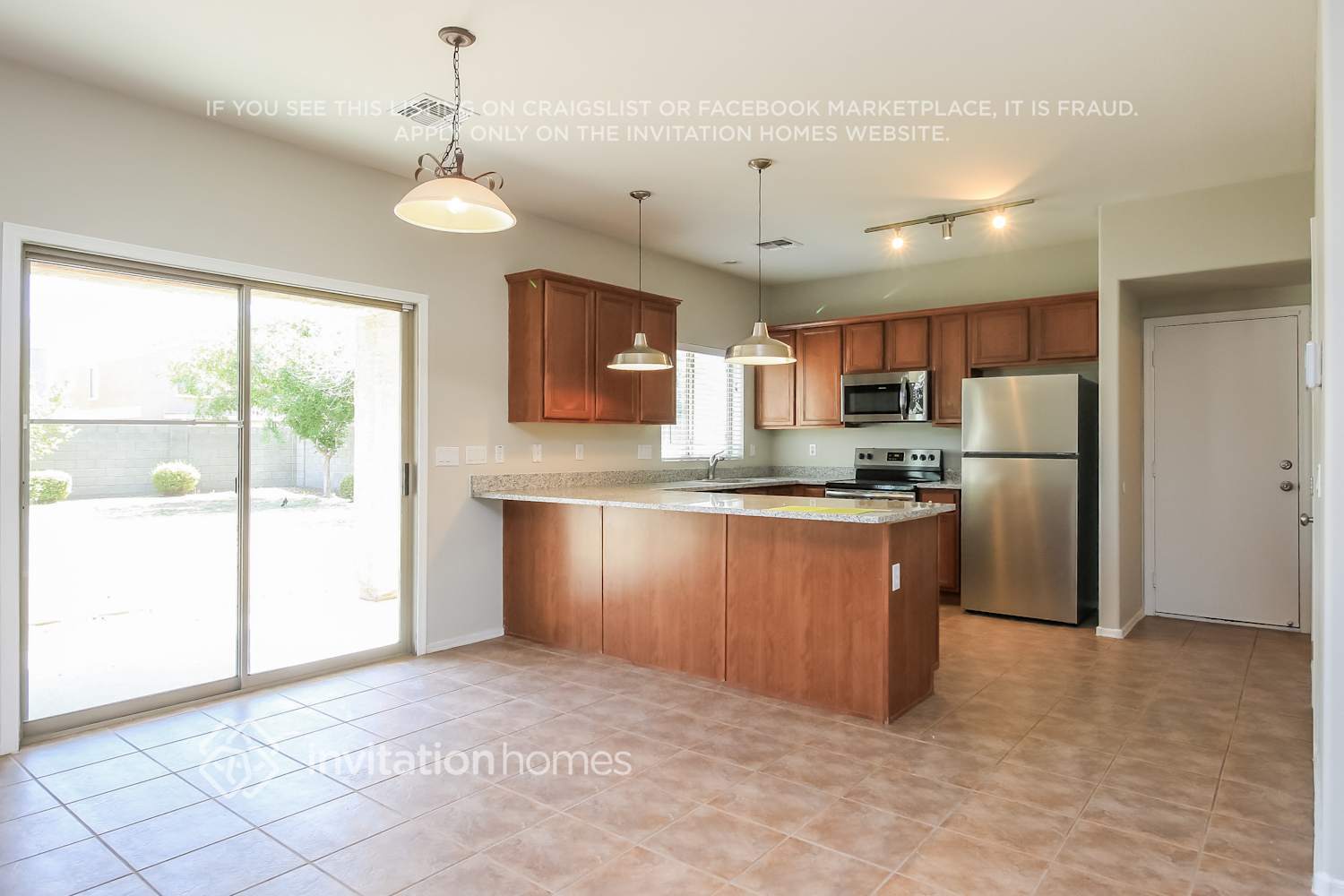 Building Photo - 1559 E Megan Dr