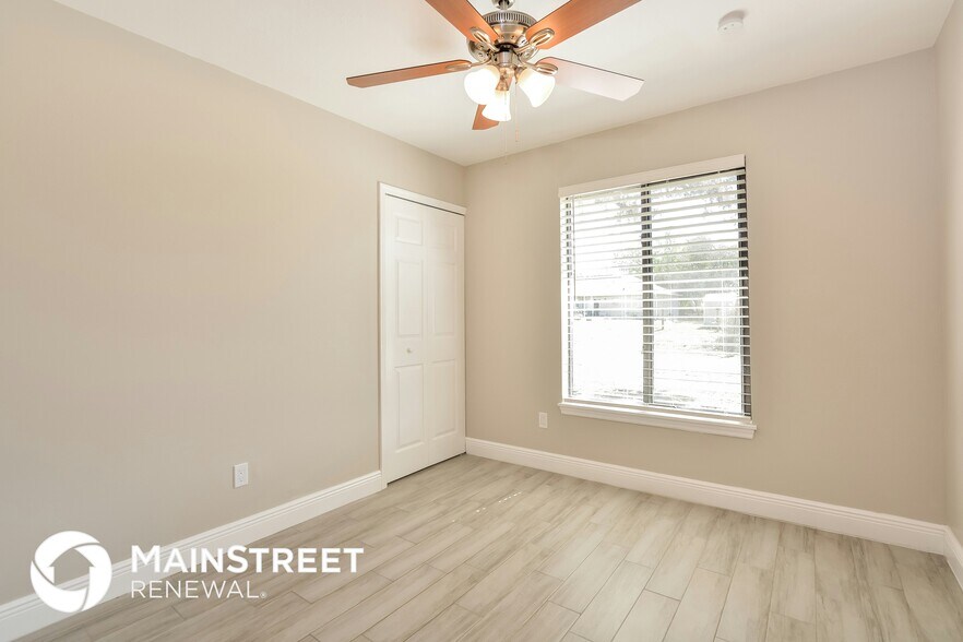 Building Photo - 2755 Candler Dr