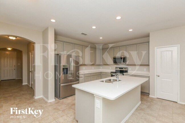 Building Photo - 6252 Outrigger Rd