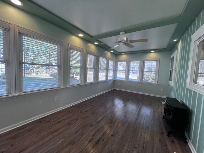 Building Photo - 7400 Barberry Ct