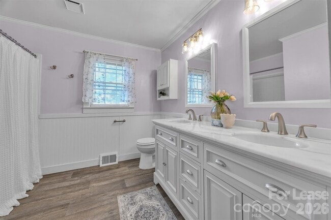 Building Photo - 462 Mock Mill Rd