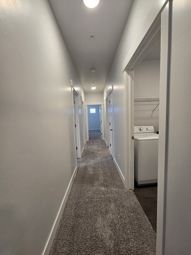 Building Photo - 1985 N 3330 W