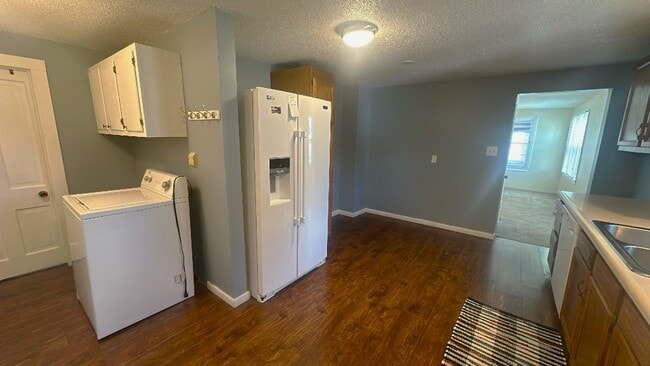 Building Photo - FOR RENT- 510 1st St- Parkersburg *PETS OK*