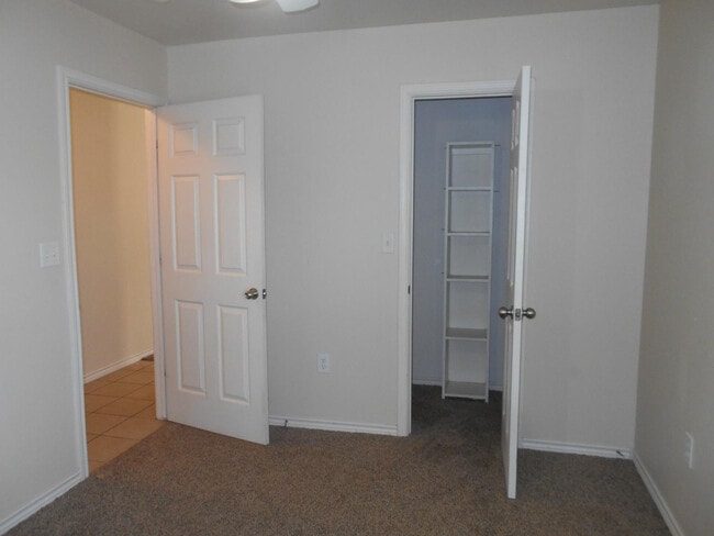 Building Photo - 808 N Evanston Ave