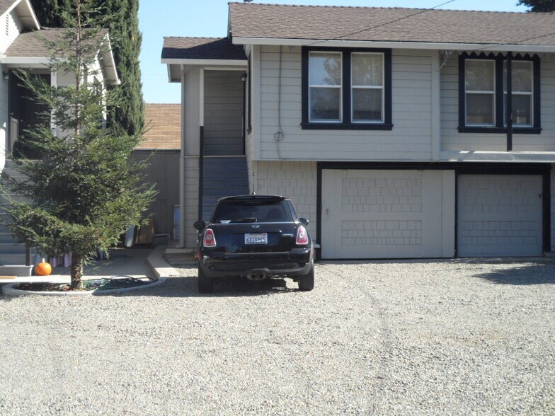 Primary Photo - 440 Leland Ave