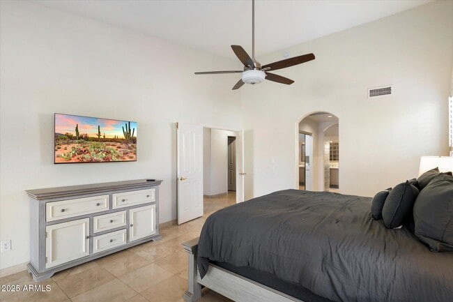 Building Photo - 10060 E Emerald Dr